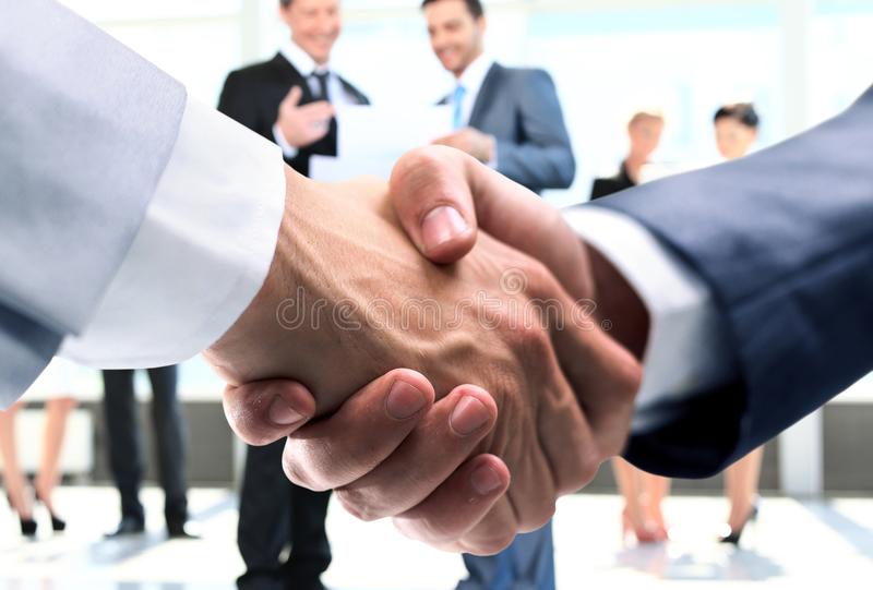 教师连抽学生耳光 教师打学生学校需担责吗?“JDB电子”(图2) JDB电子