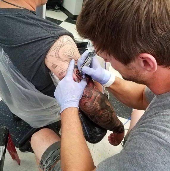 JDB电子:
白板纹身师vs通体纹身师 你选谁?(图5) JDB电子:
白板纹身师vs通体纹身师 你选谁?(图5)